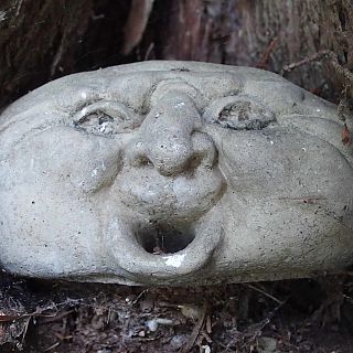 Schloss Höfling, Park, Gnom 01