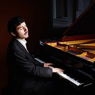 Vasily Gvozdetsky, Klavier